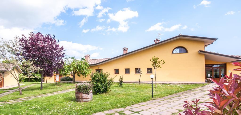 Готель Le Macerine Кастільйоне-дель-Лаго Екстер'єр фото